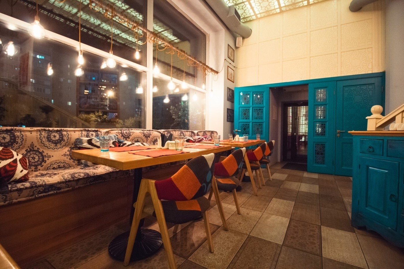 Blue and orange dining room