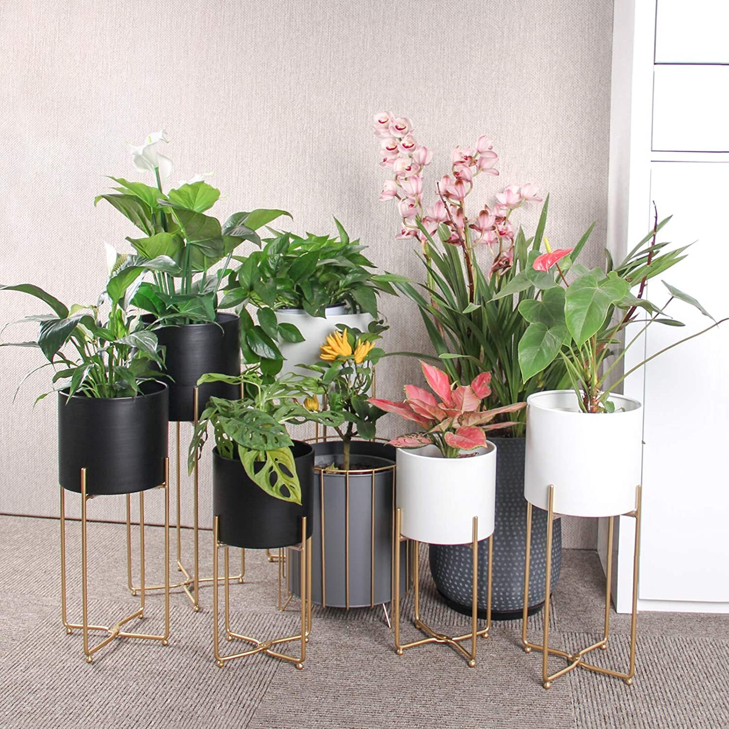 Chic Metal Pedestal Plant Stand Indoor