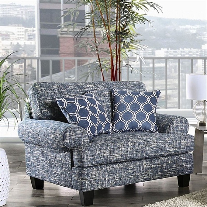 Decorating your two person cuddle chair with cushions