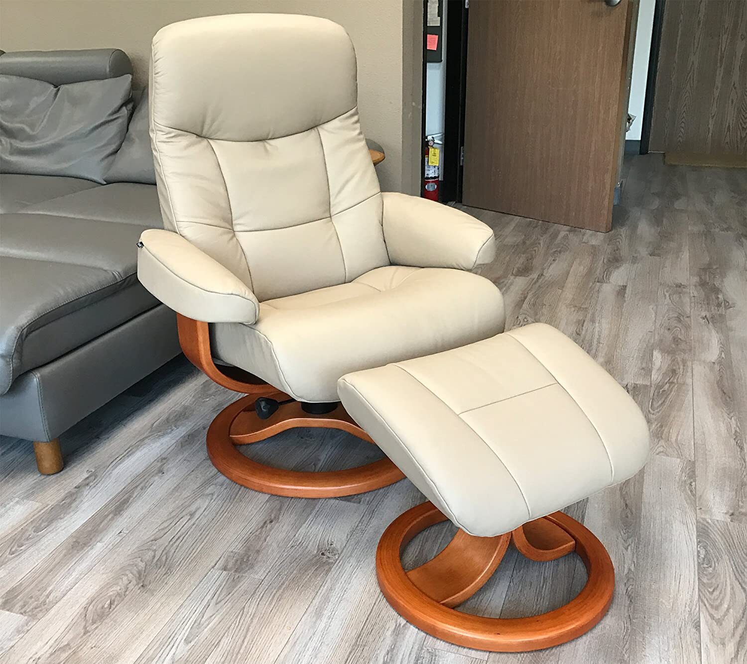 Ergonomic Scandinavian Lounge Chair and Ottoman