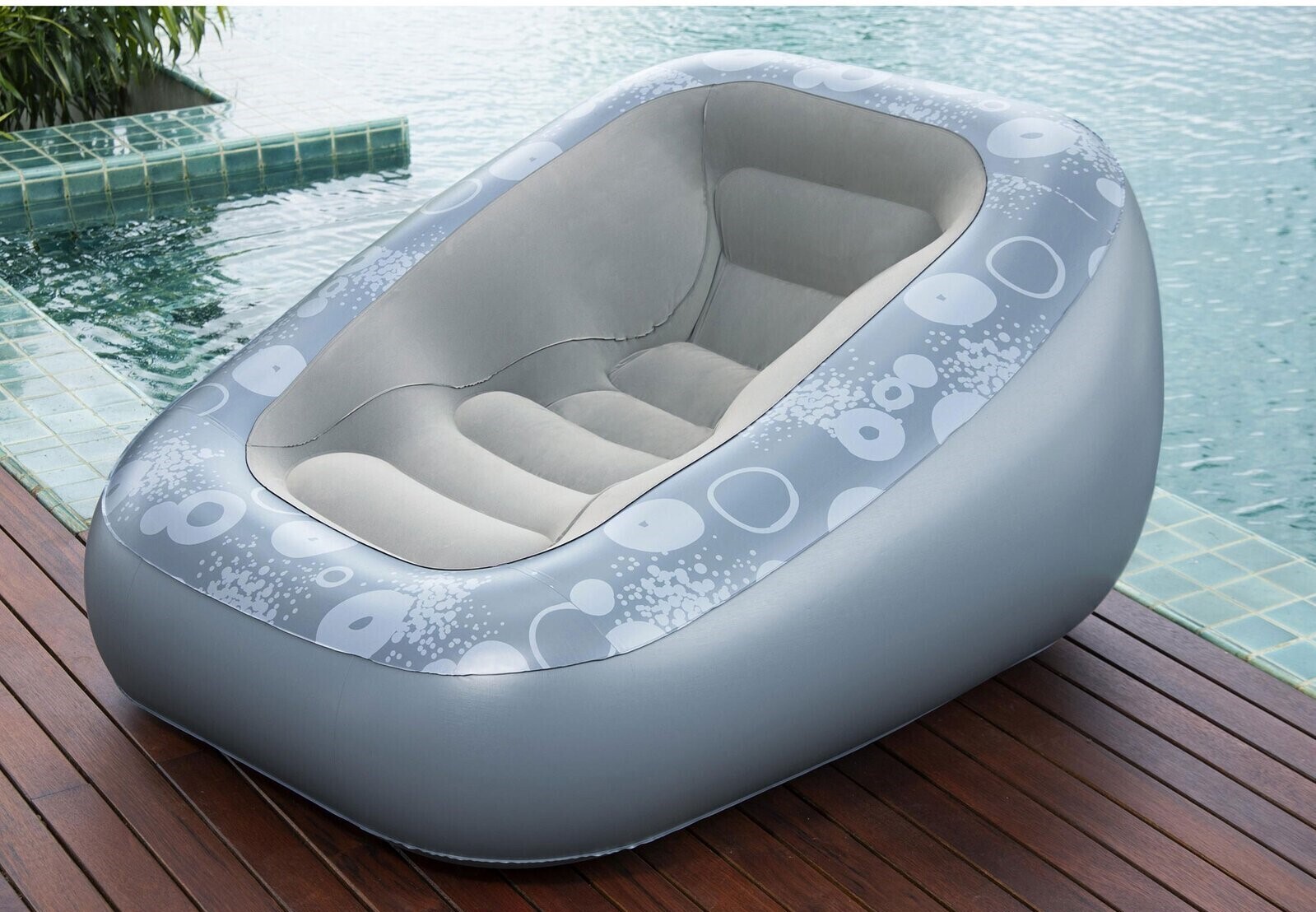 Game lounger blow up chair