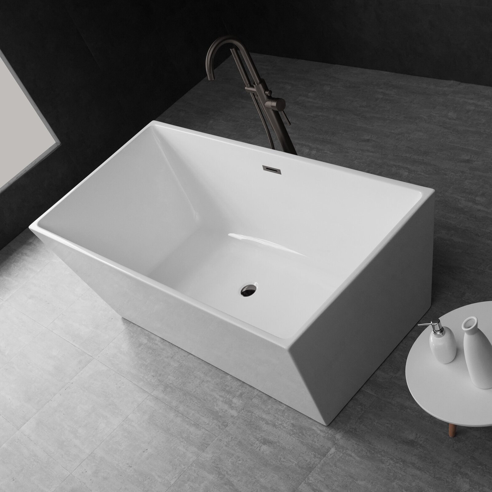 Rectangular freestanding corner bathtub