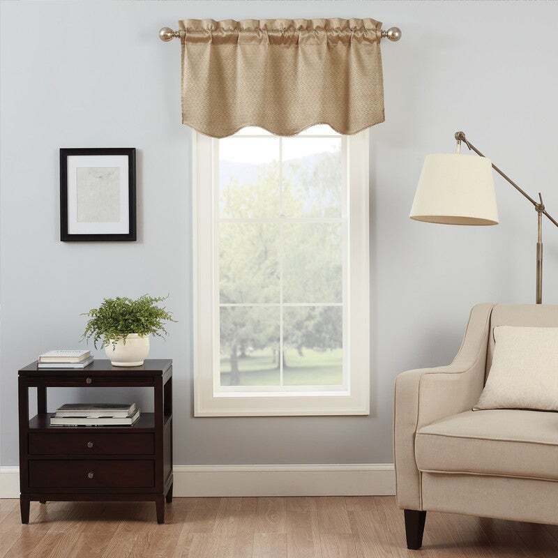 Small, narrow valance for bathroom curtains 