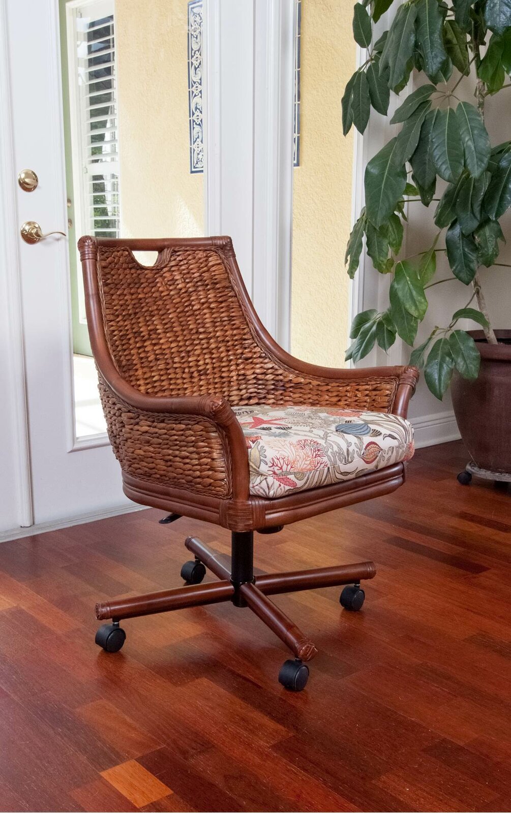 Tilt Swivel Dining Room Chairs With Wheels