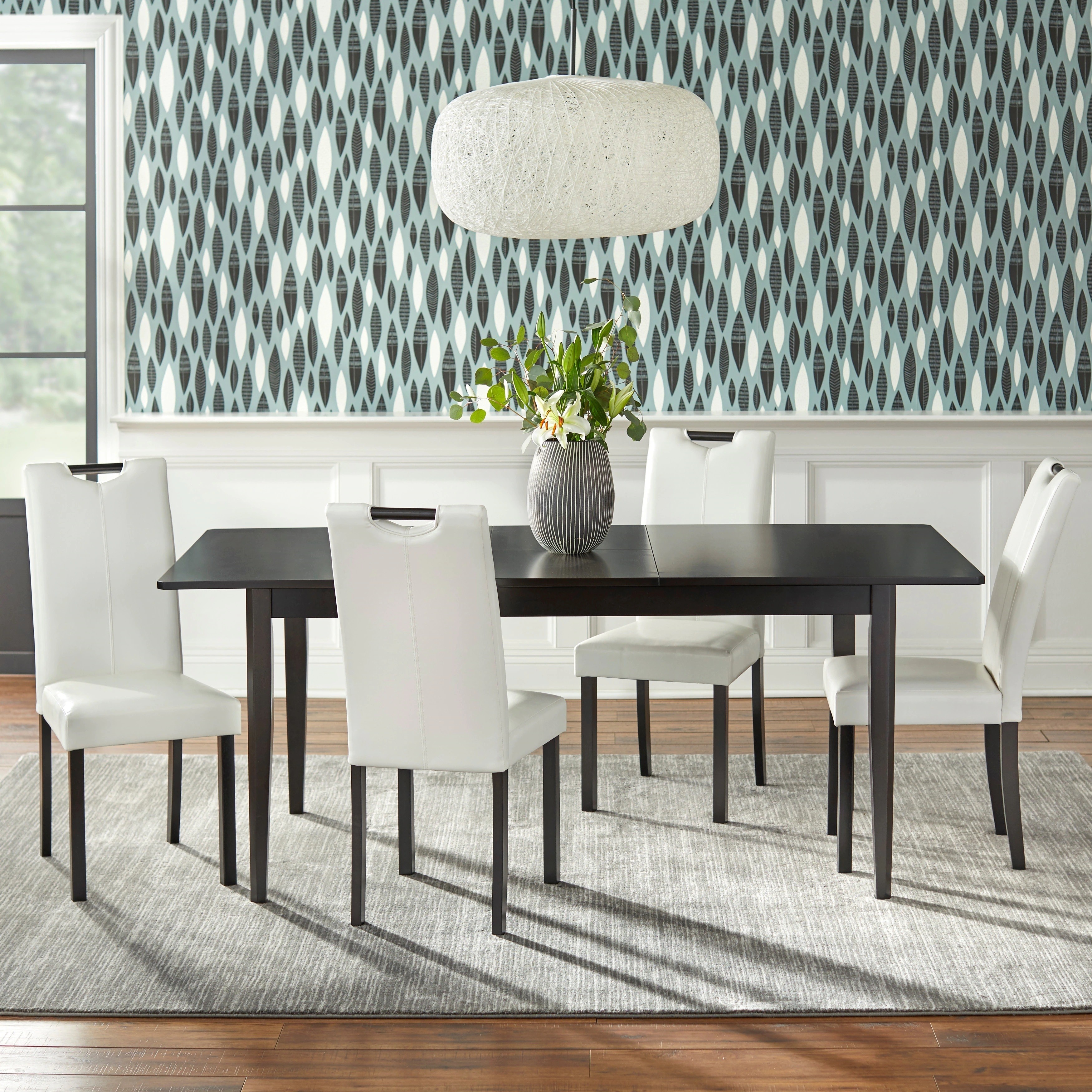 Traditional dining table laminate