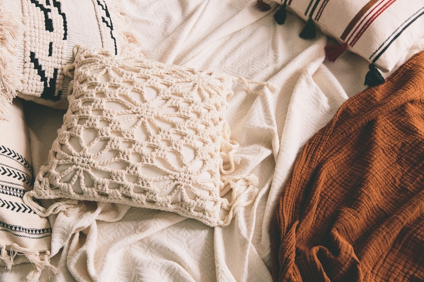White pillow and blanket
