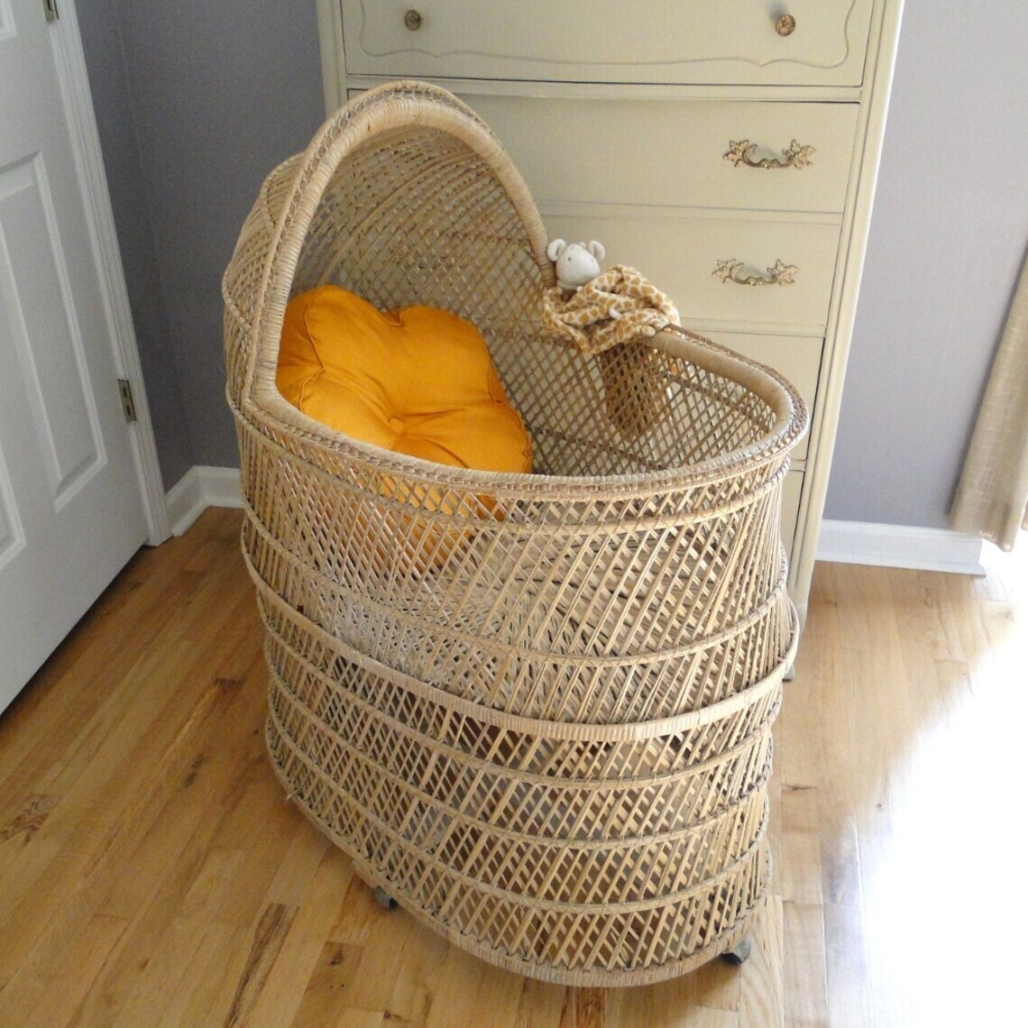 Barrel styled Wicker Baby Bassinet
