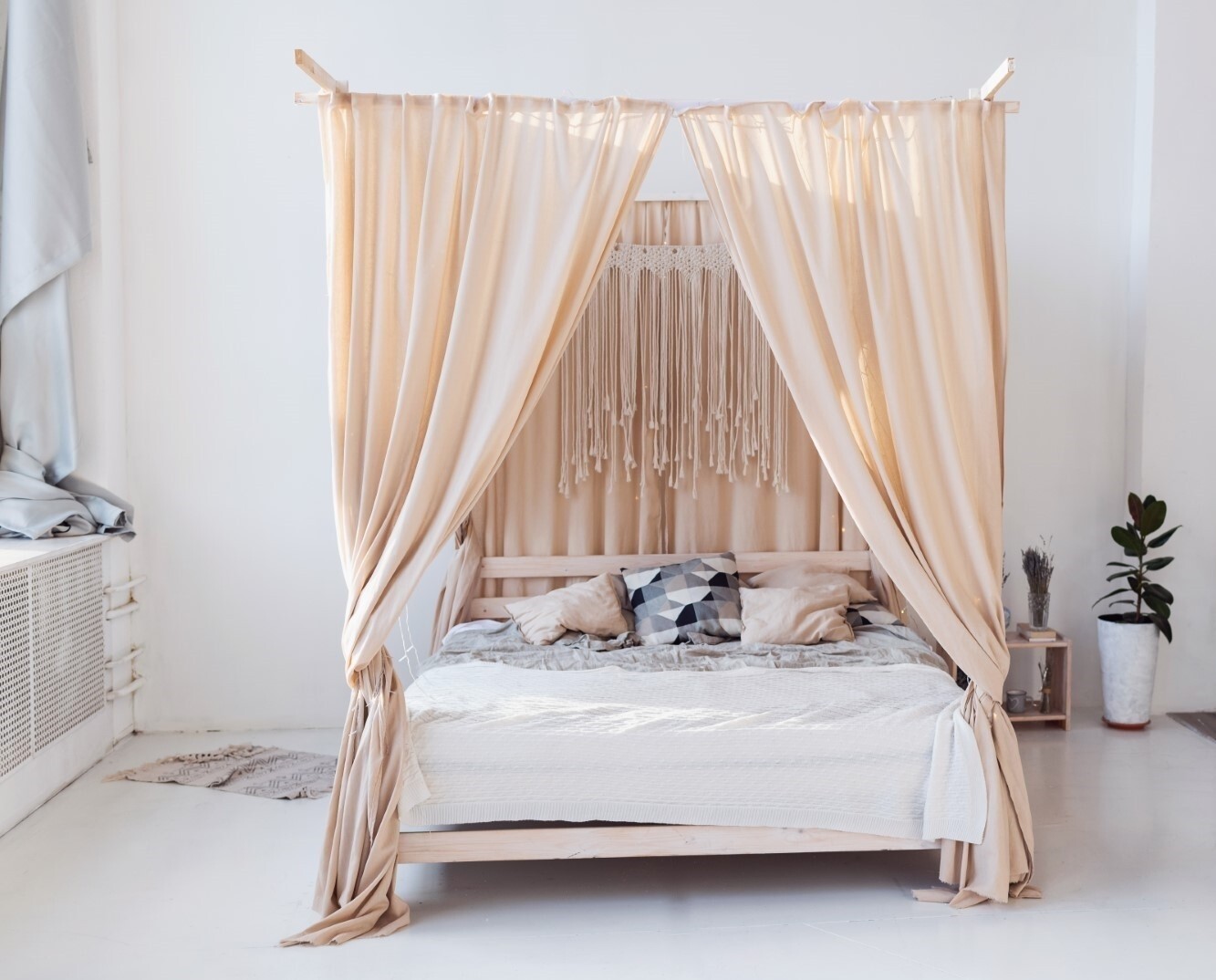 Bed canopy