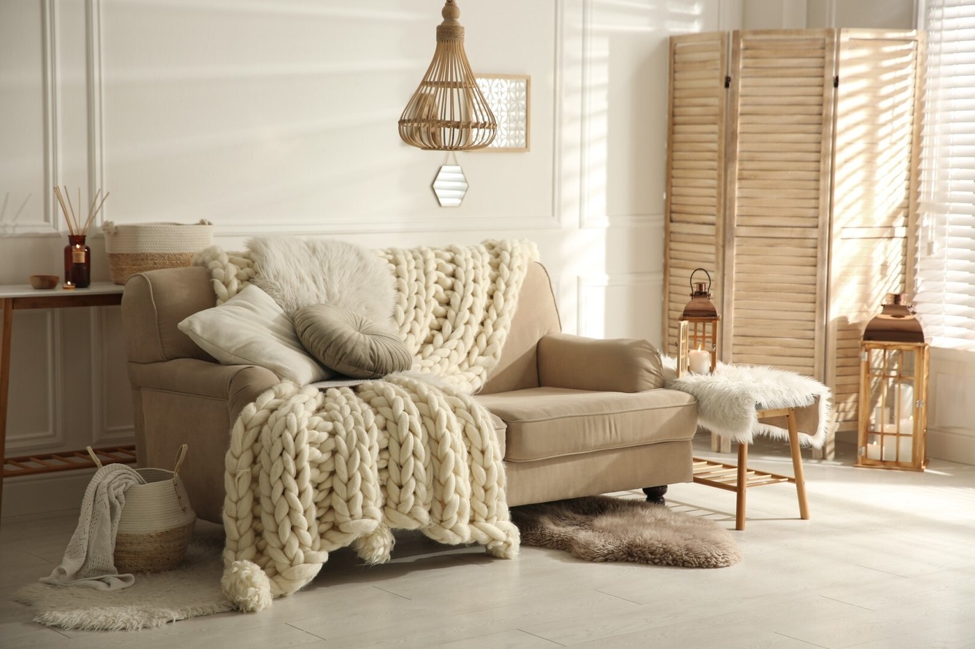 Colors that Go with Beige Sofa
