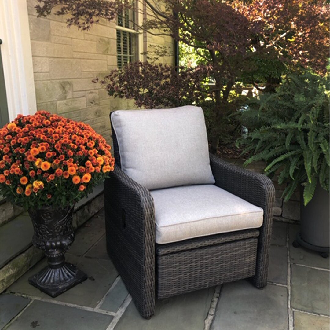 Comfy Wicker Recliner 