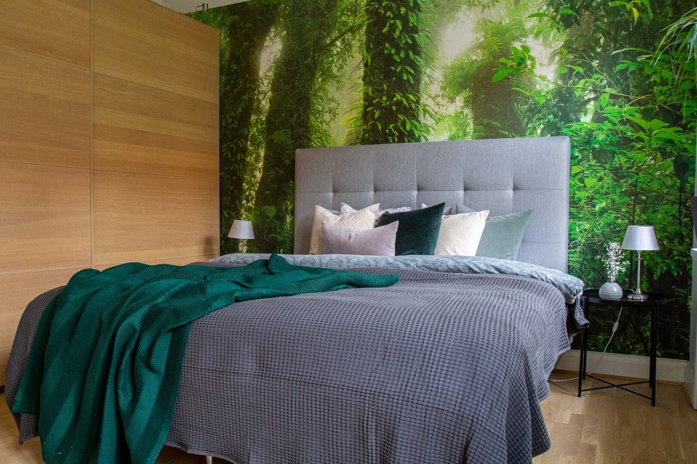 Green wallpaper
