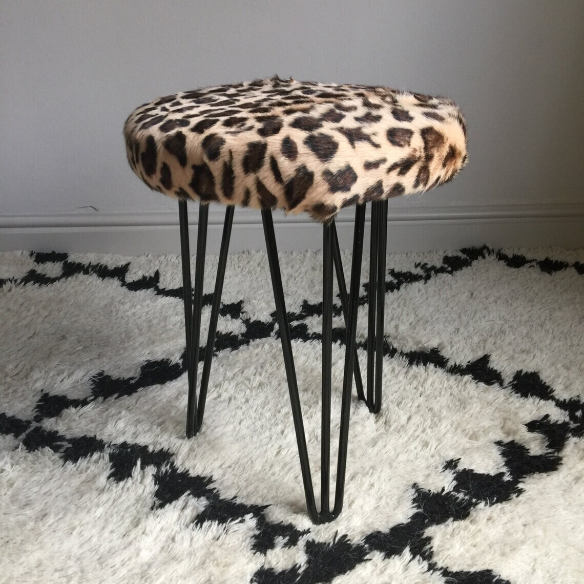 Hairpin Animal Print Stool