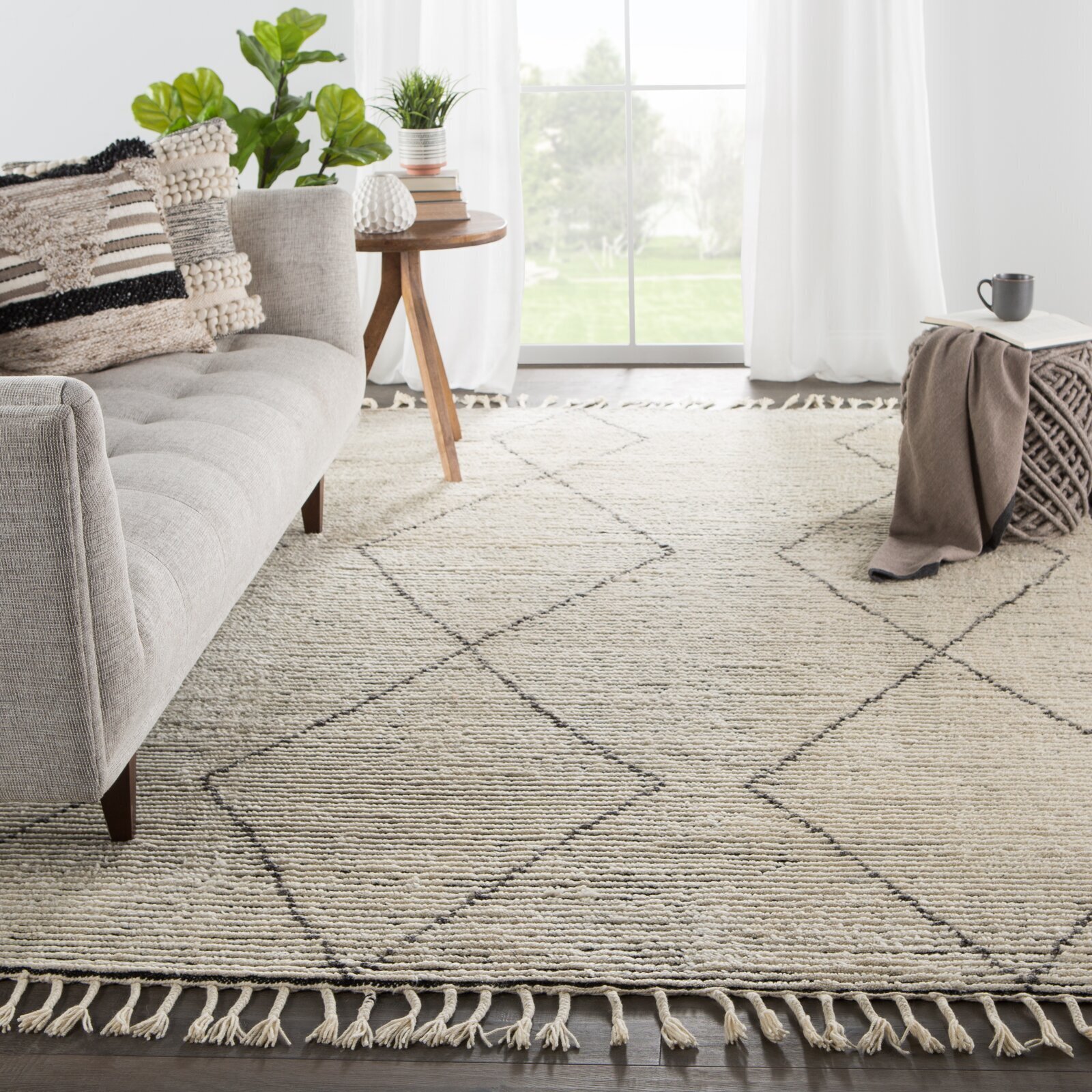 Handknotted Cream Wool Rug 