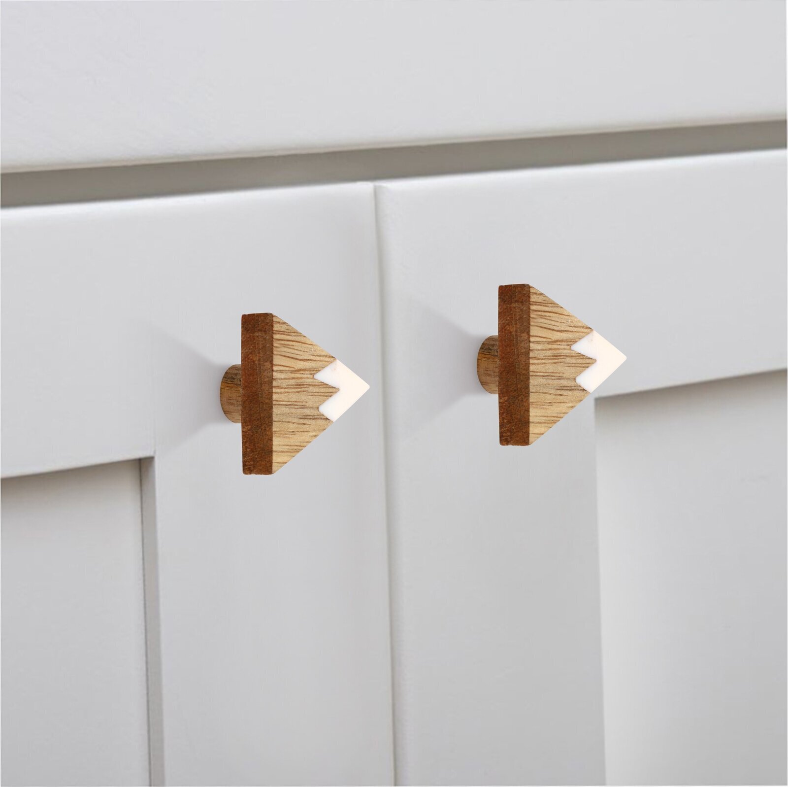 Knob Dresser Handles with Triangular Shape
