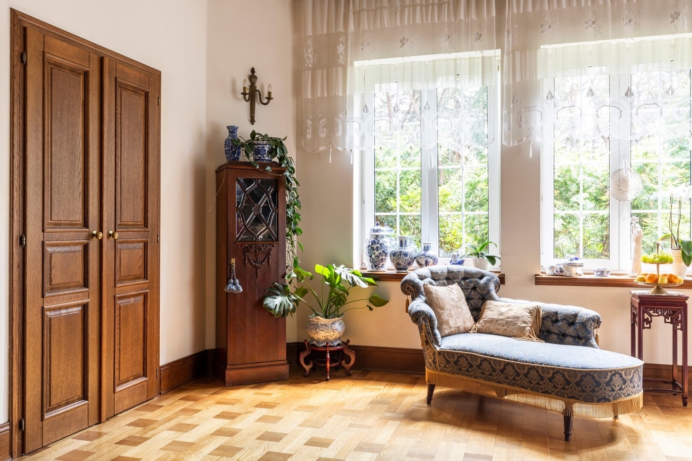 Living room interior with a chaise longue