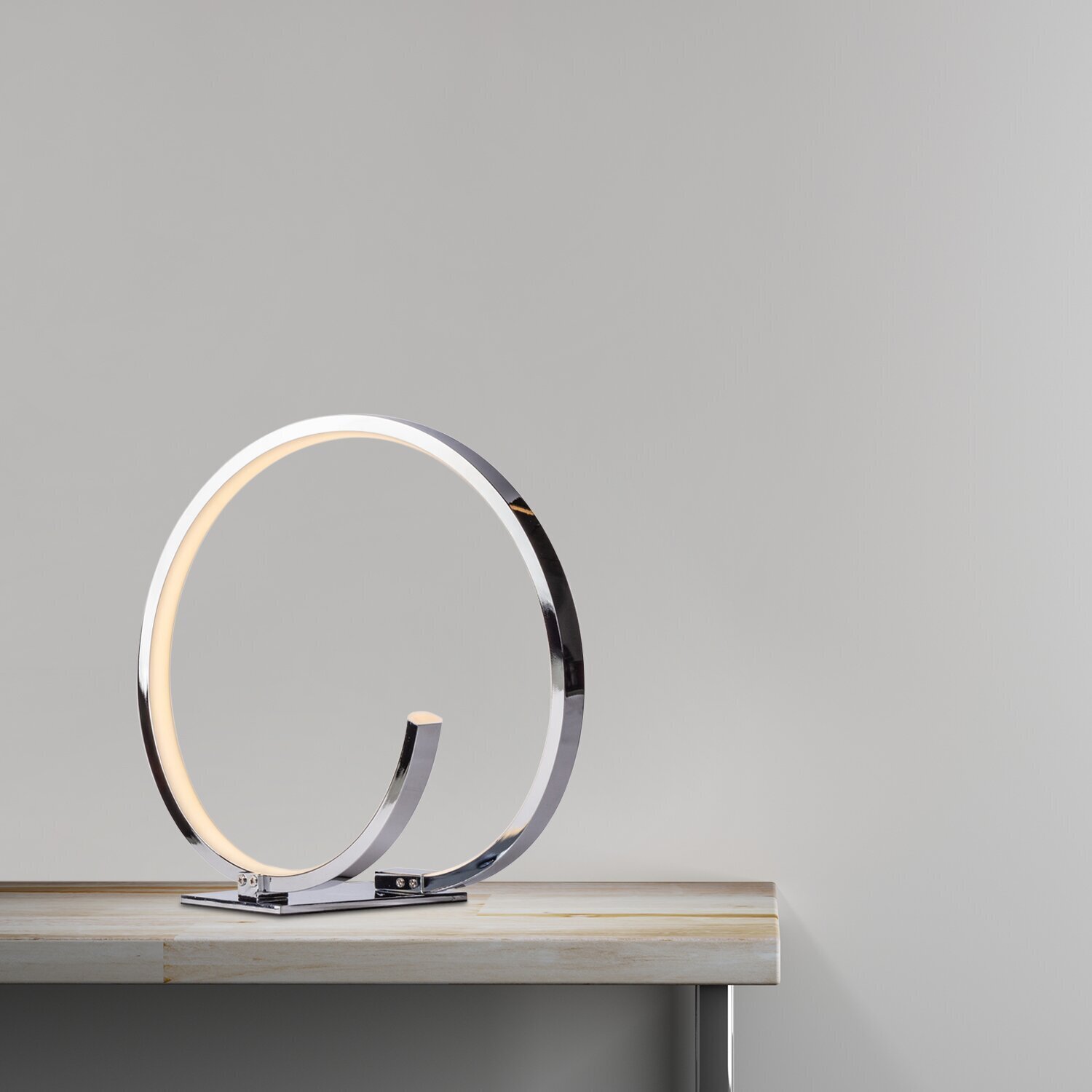 Metal Snail Table Lamp 