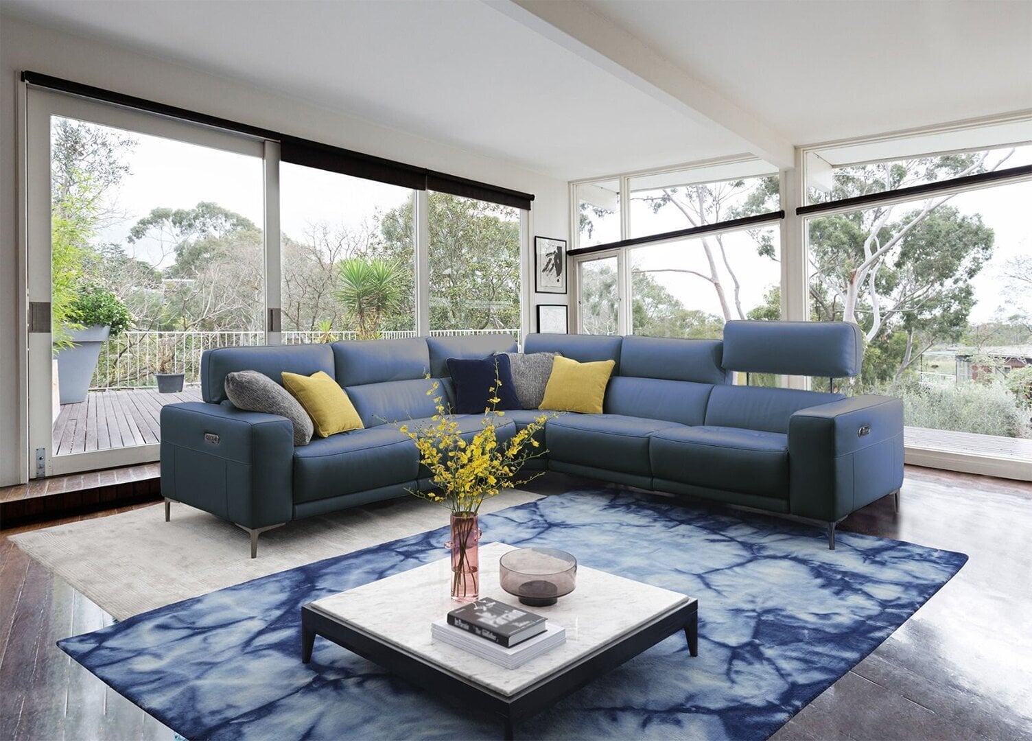Modern Curved Leather Sectional Sofa with USB Charger