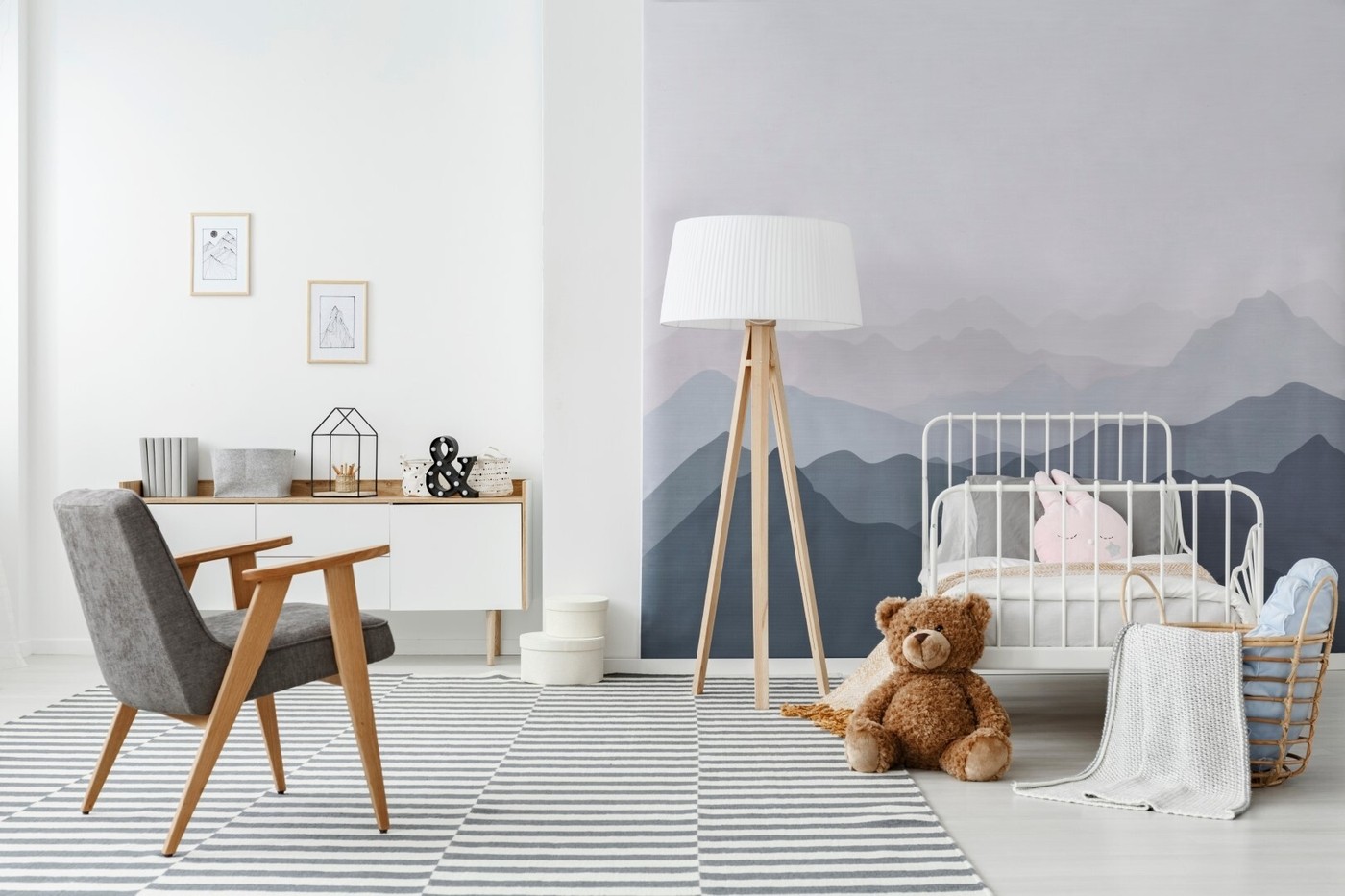 Monochromatic child's bedroom