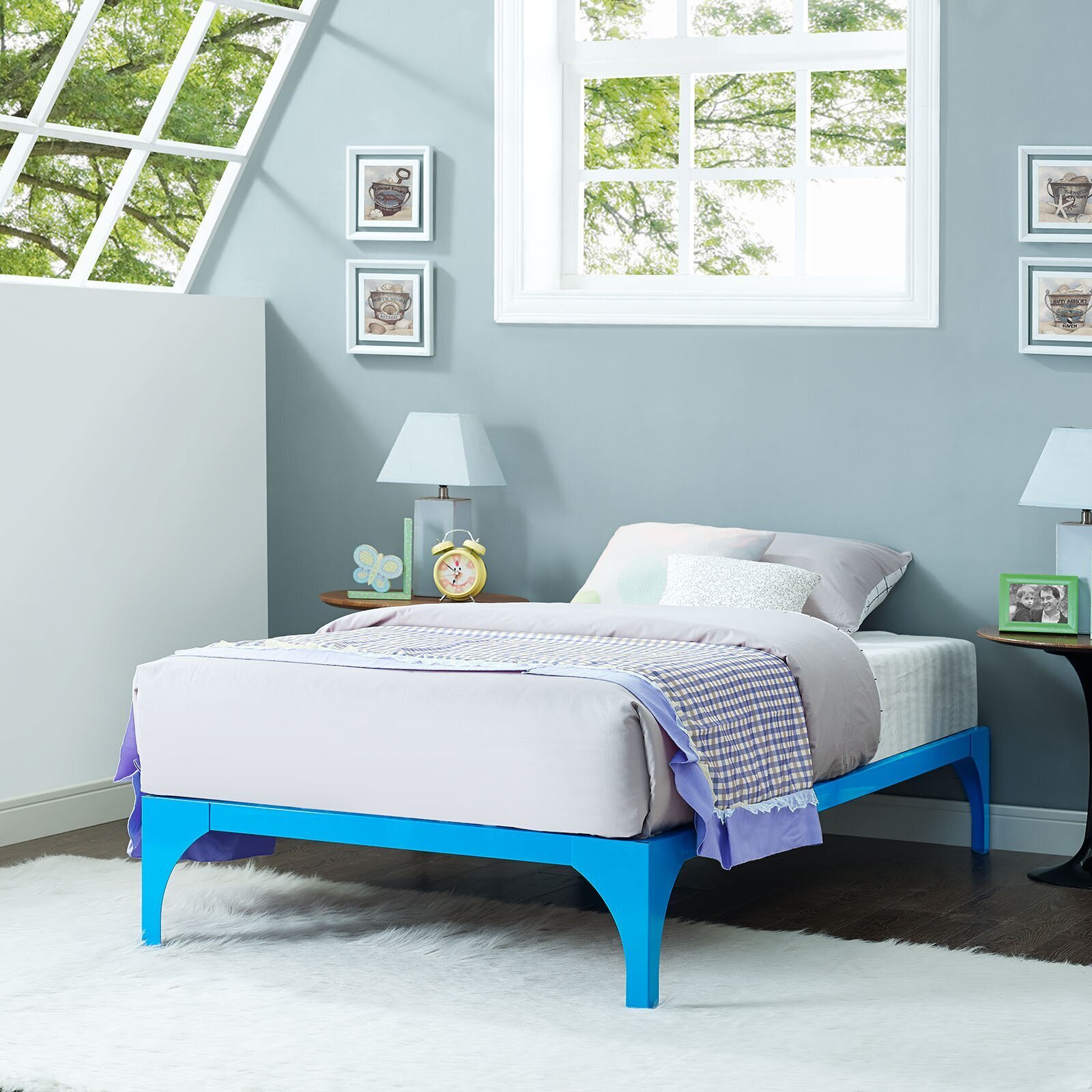 Platform metal frame toddler bed