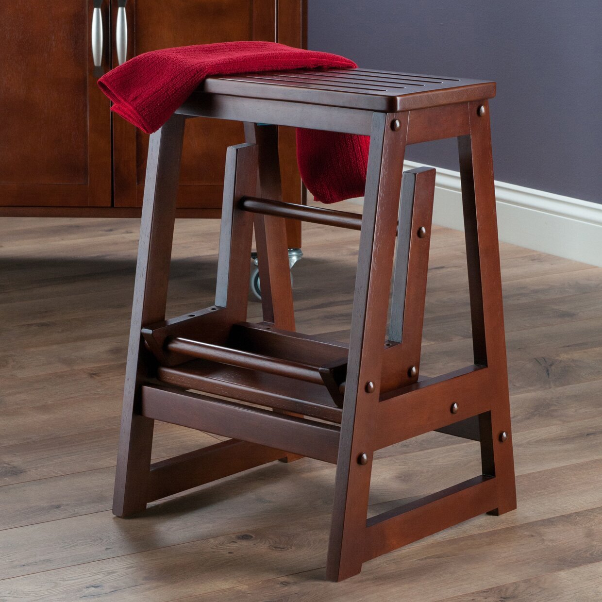 Ridged Steel Stool Chair