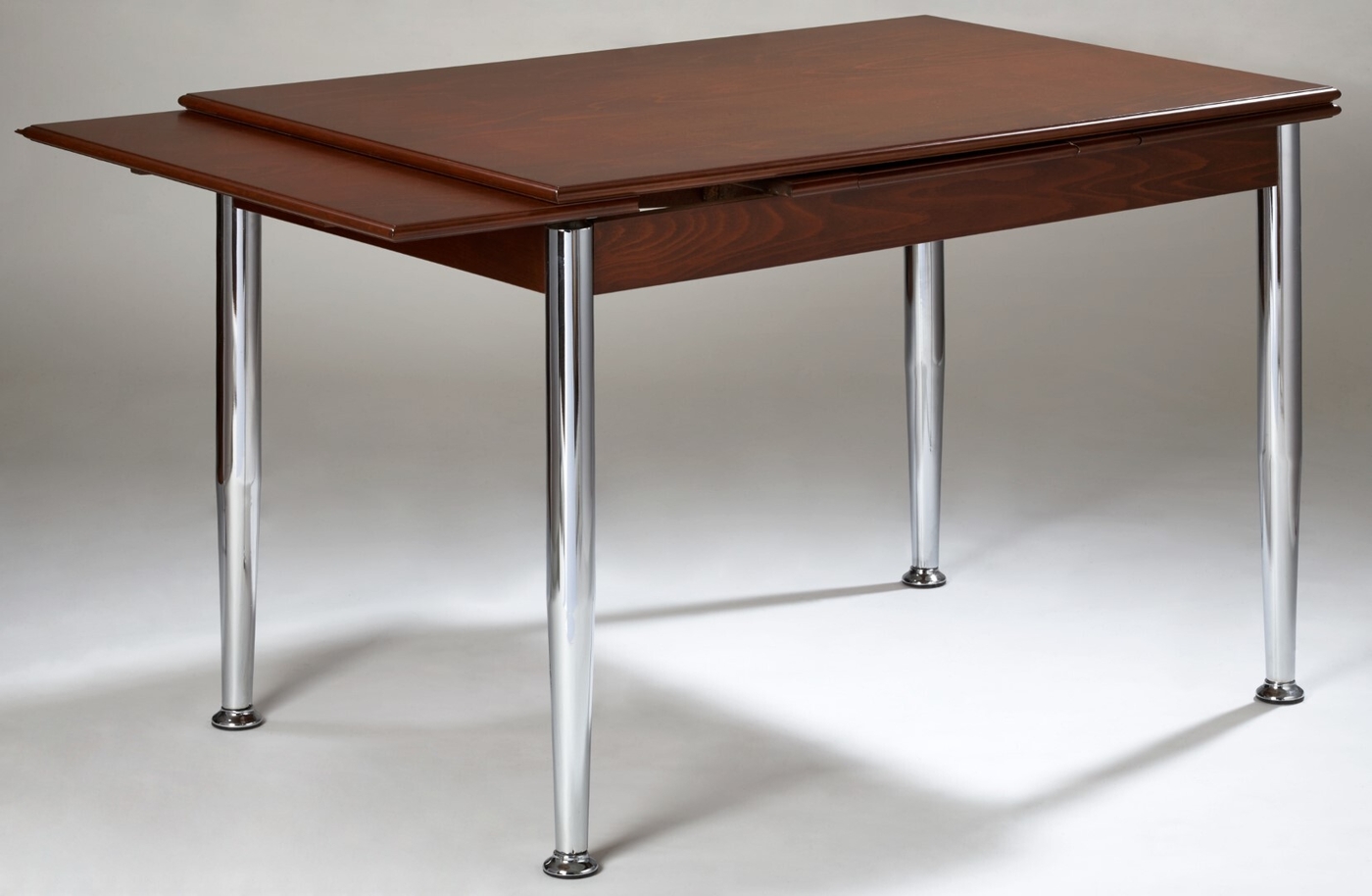 Extendable dining table