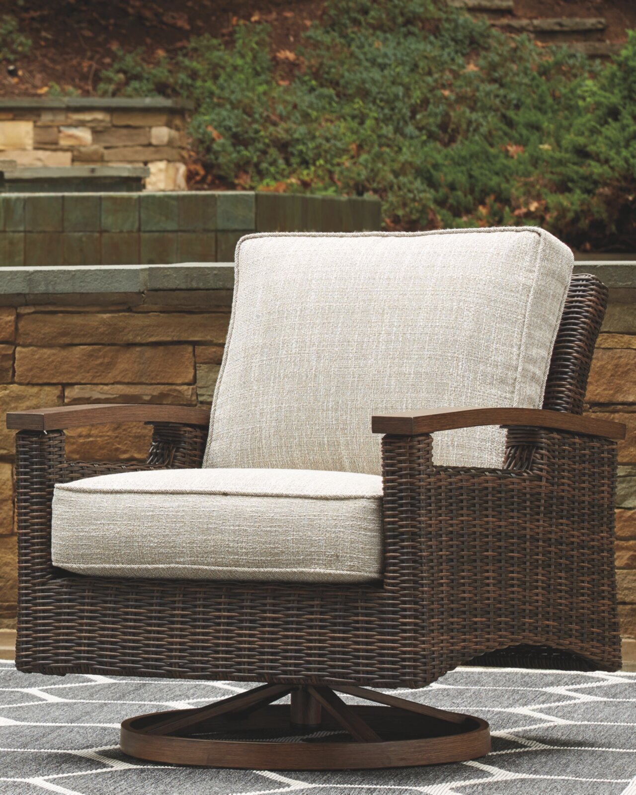 Swivel Lounge High Back Wicker Chair 
