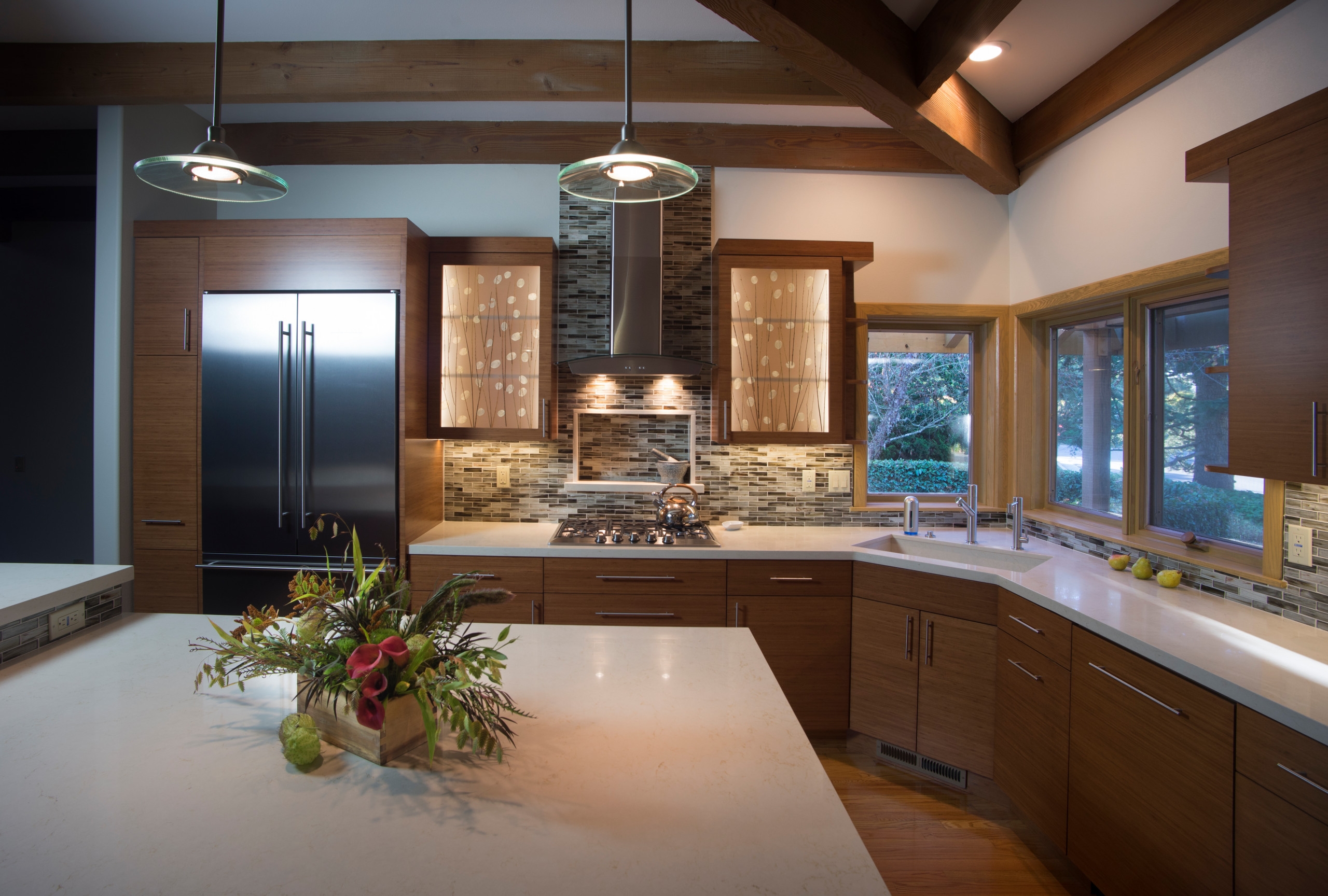Bright quartz countertop for Japandi kitchen ideas
