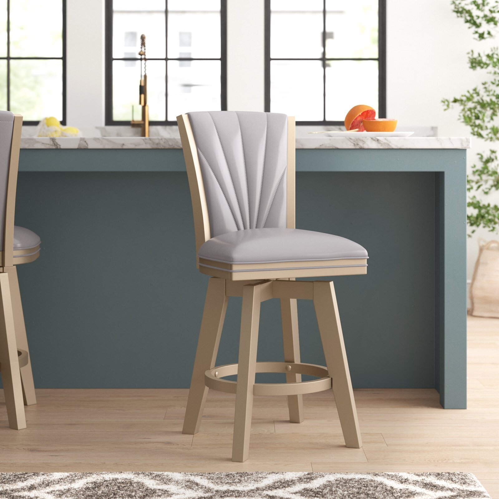 Elegant Neutral Seashell Seat