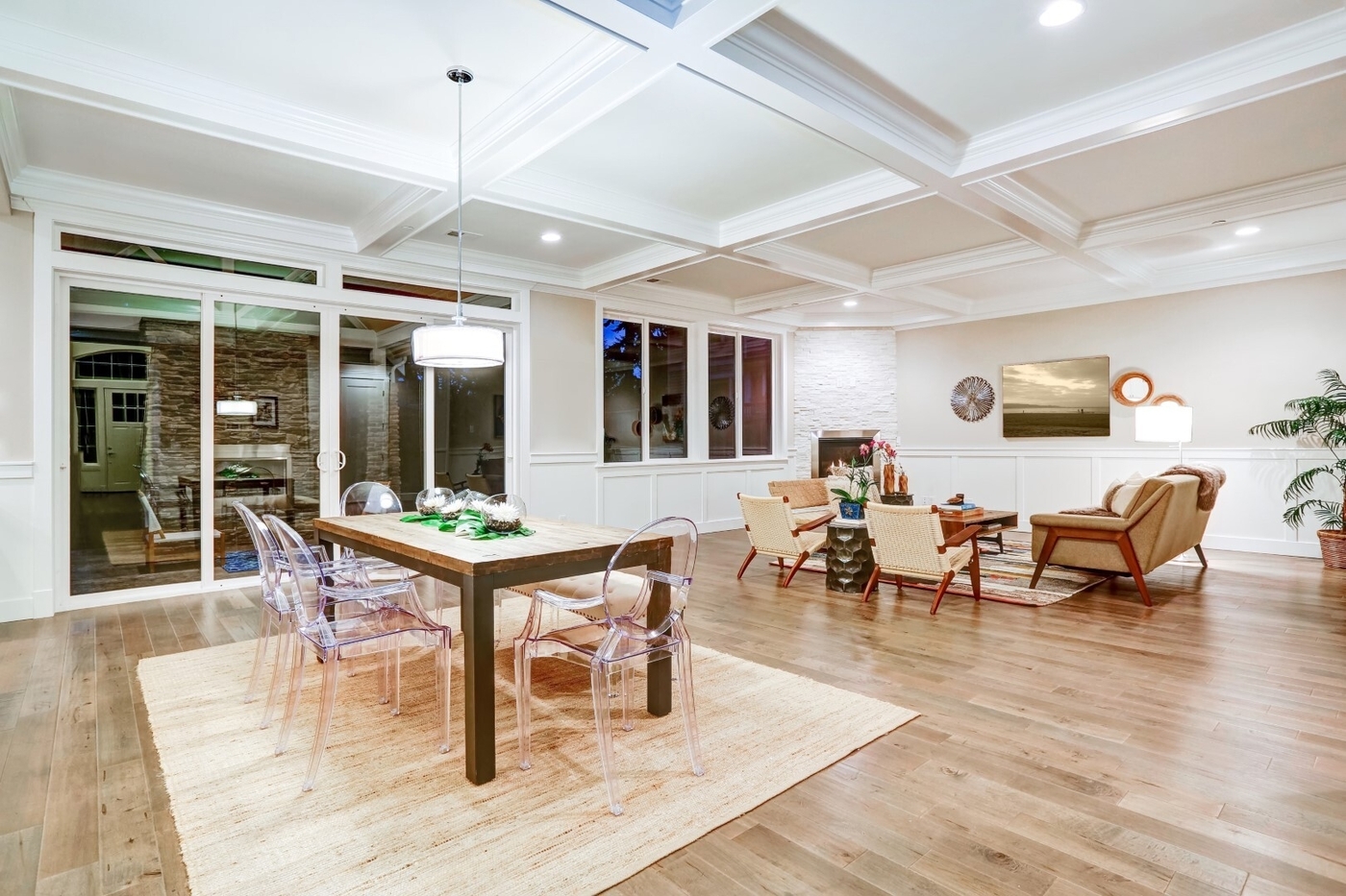 Lovely style dining space