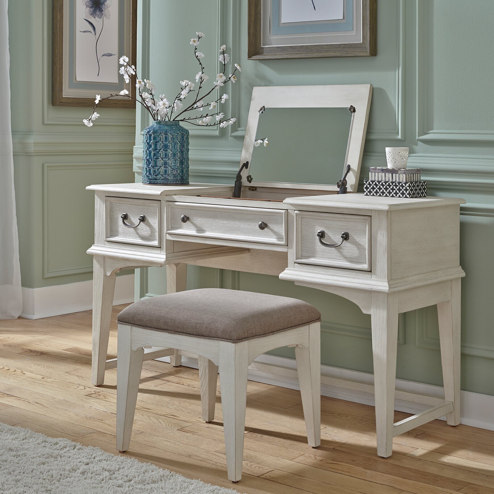 Traditional Flip Top Vanity