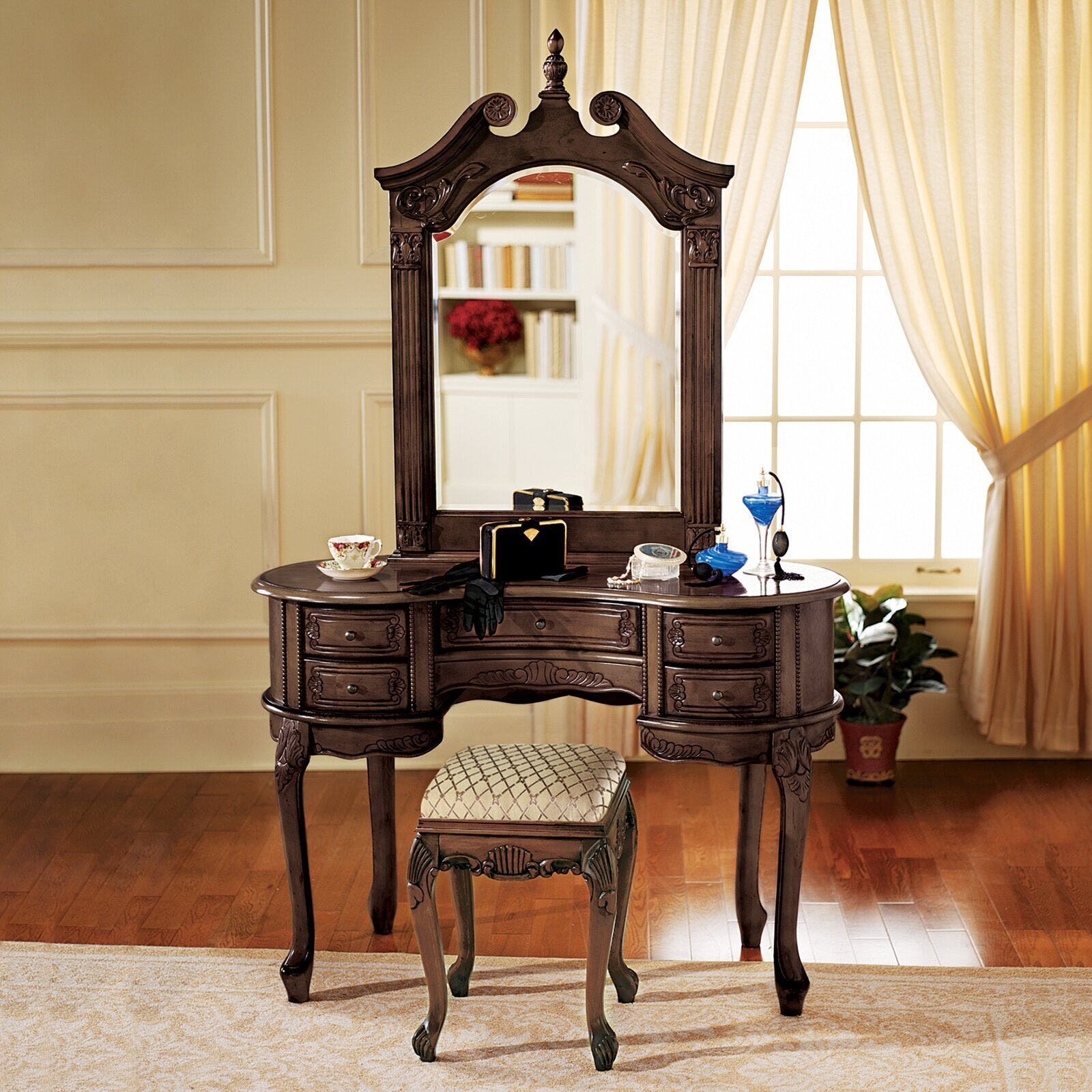 Traditional Makeup Vanity