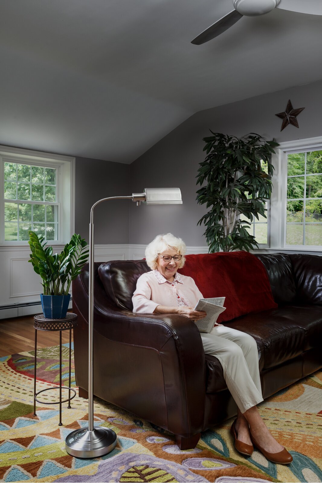 Adjustable Battery Powered Floor Lamp