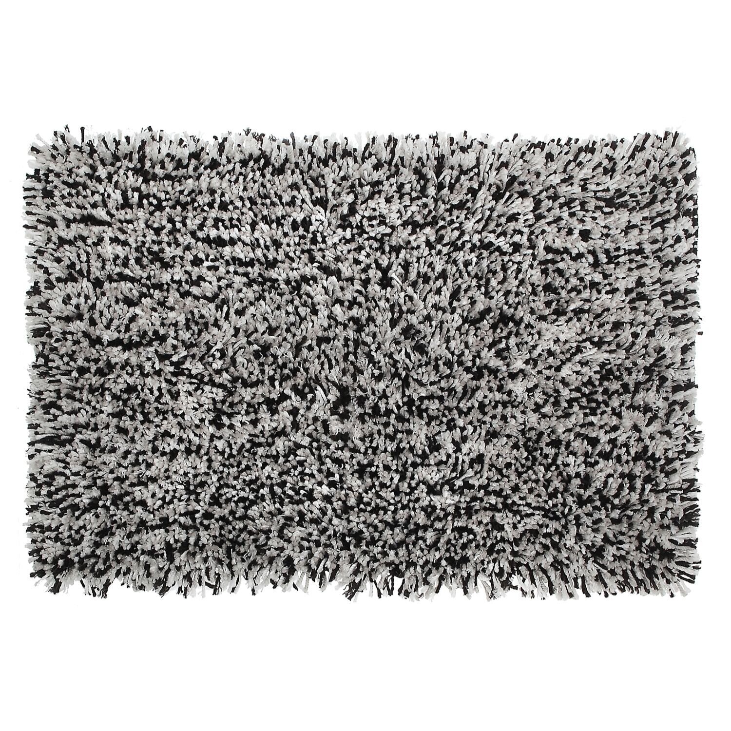 An Attractive Shaggy Bathroom Rug