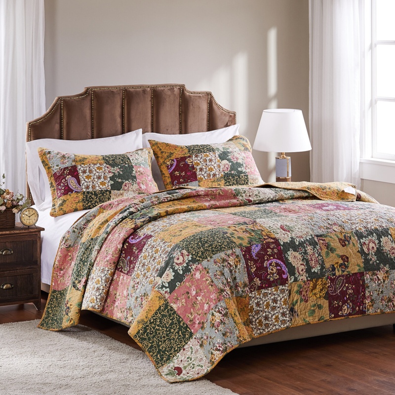 Beason 100% Cotton Reversible Quilt Set