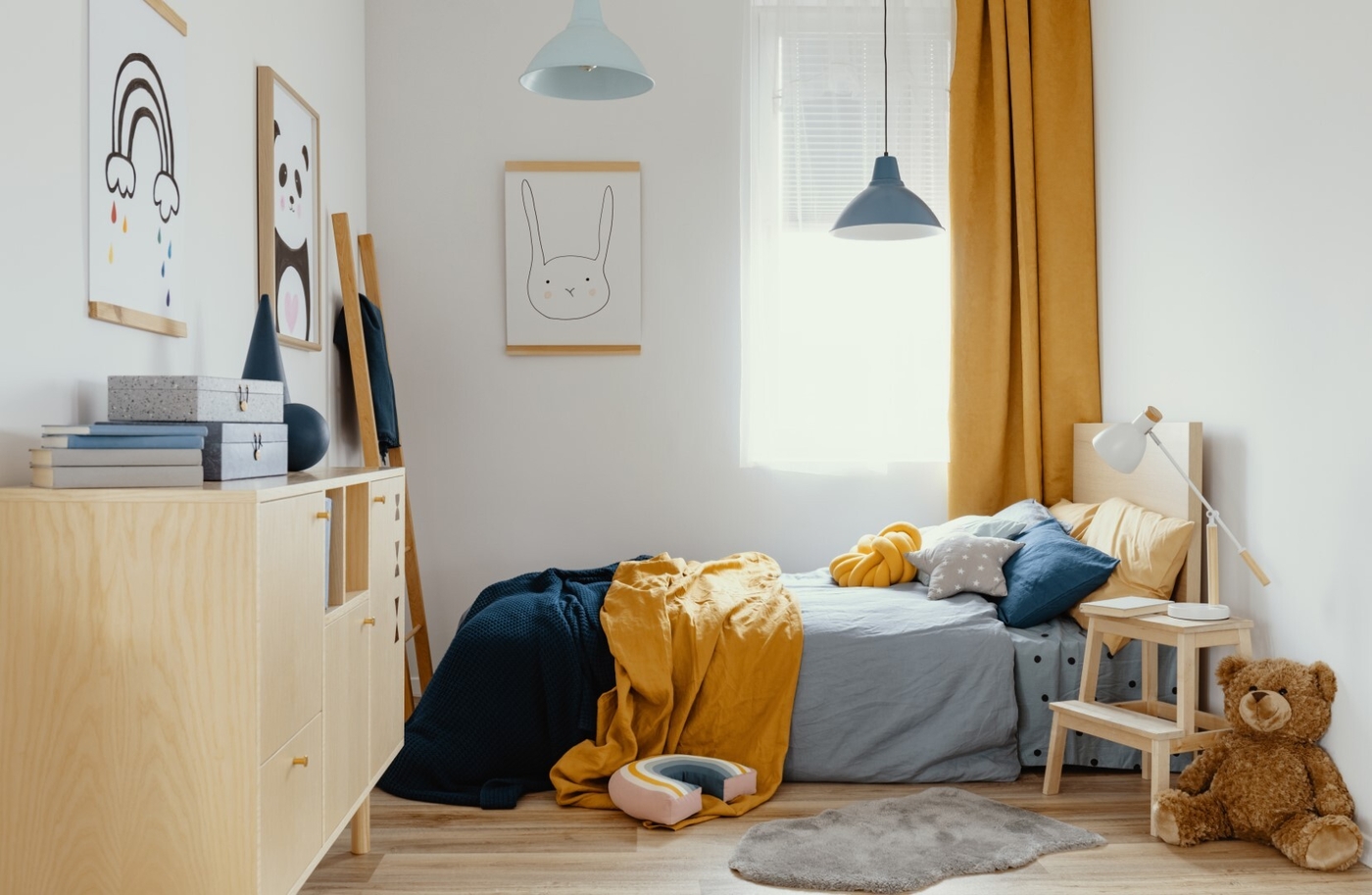 Blue and orange kid's bedroom