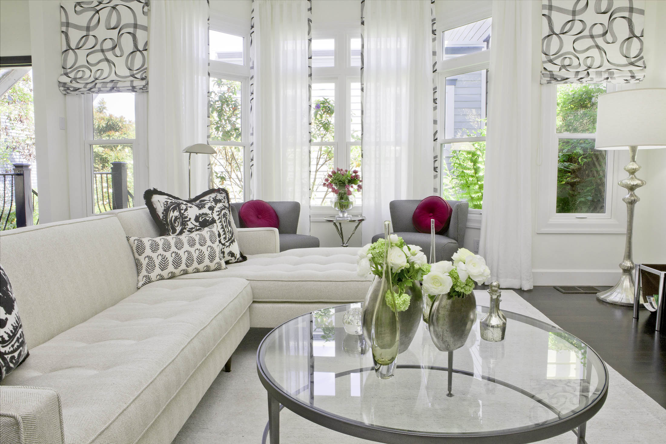 Bright and neutral modern living room