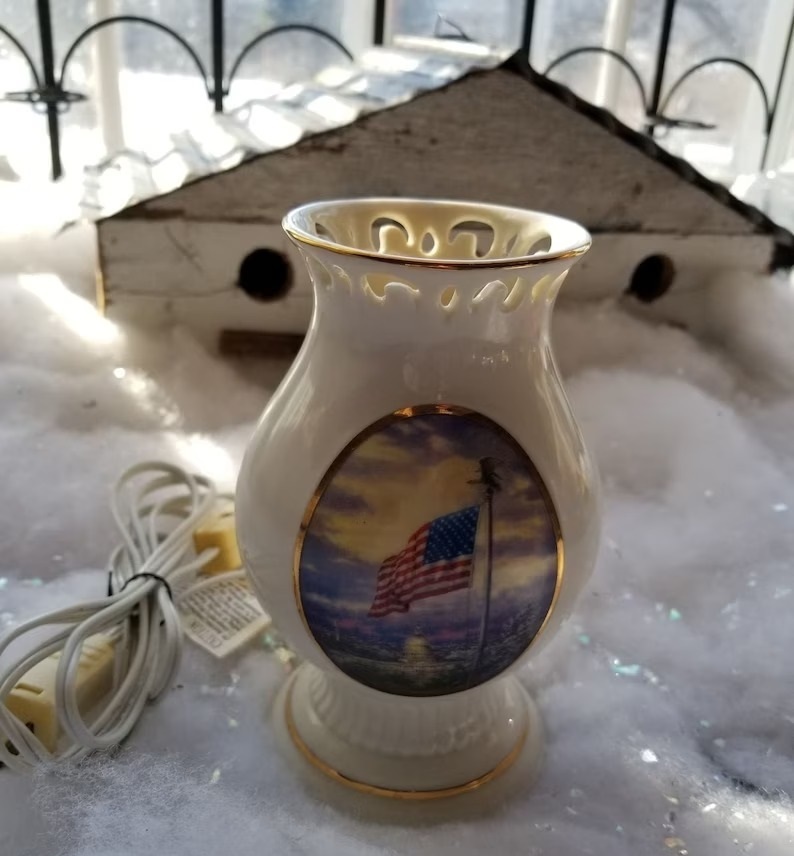 Ceramic Thomas Kinkade Lamp