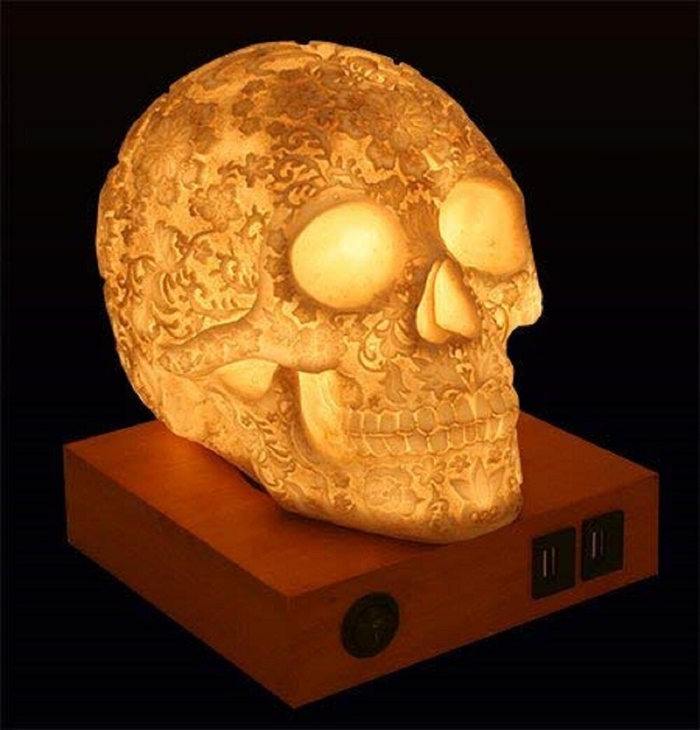 Chic Skull Lamp