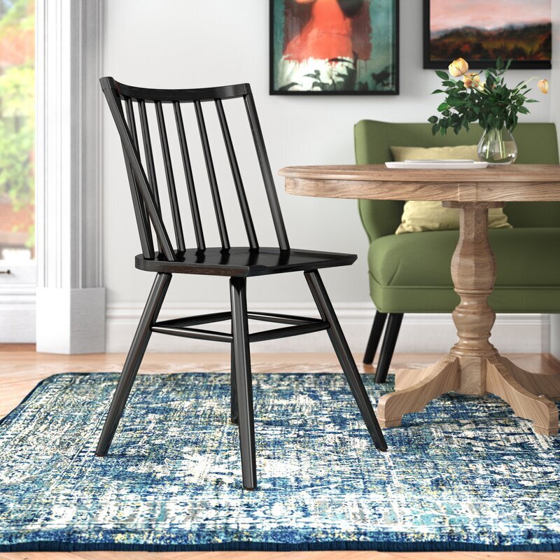 Contemporary chair with Windsor inspiration