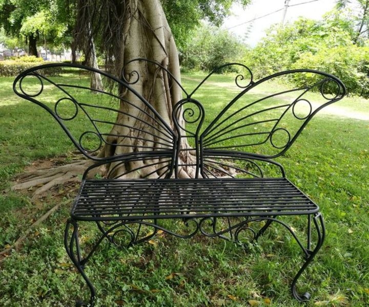 Elegant Butterfly-Shaped Garden Metal Bench