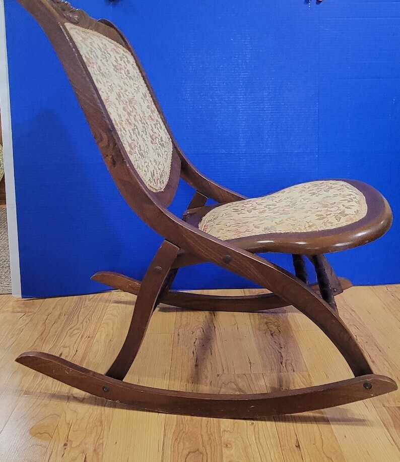 Elegant Folding Rocking Chair