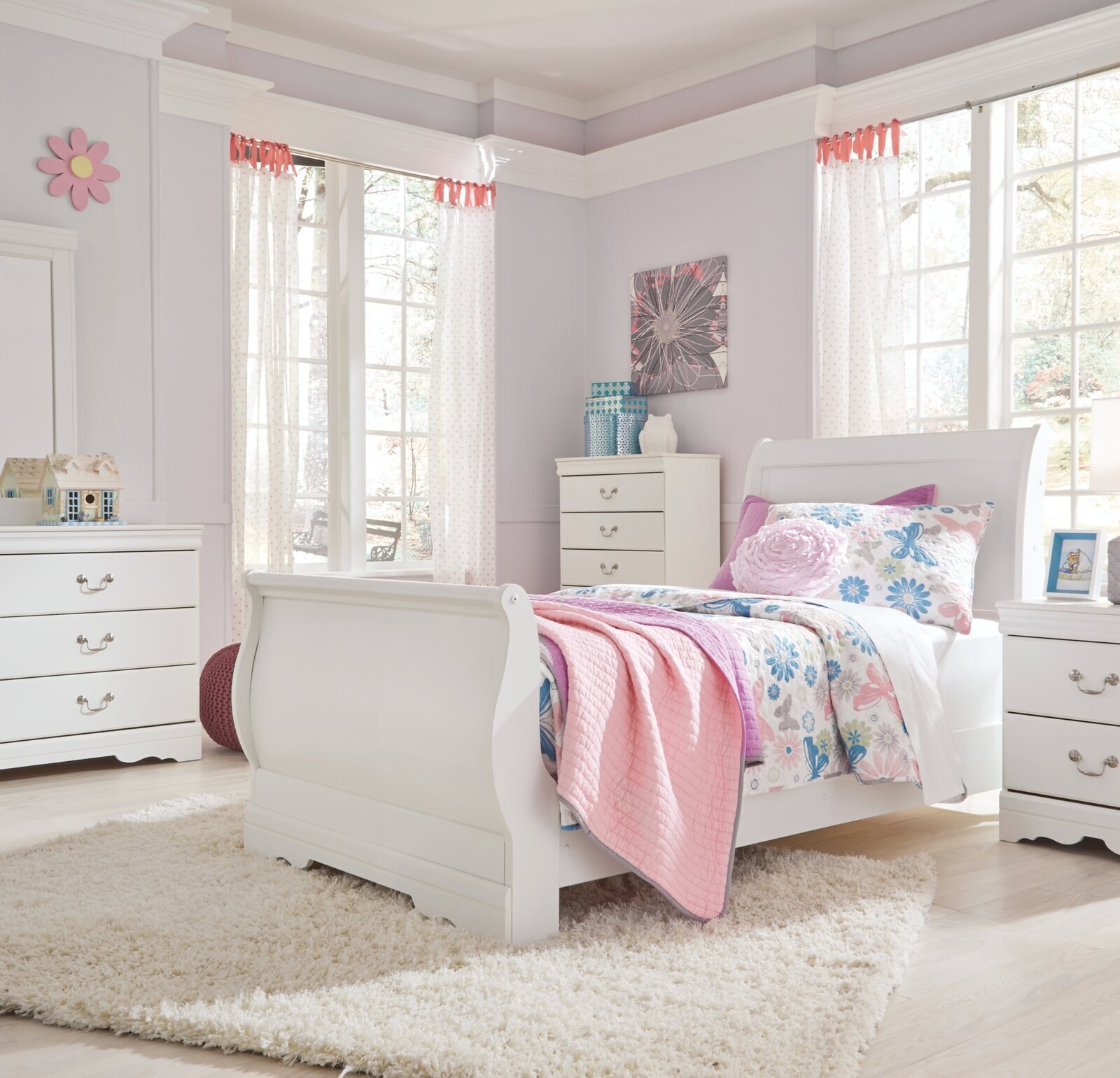 Elegant Streamlined Kids’ Bed