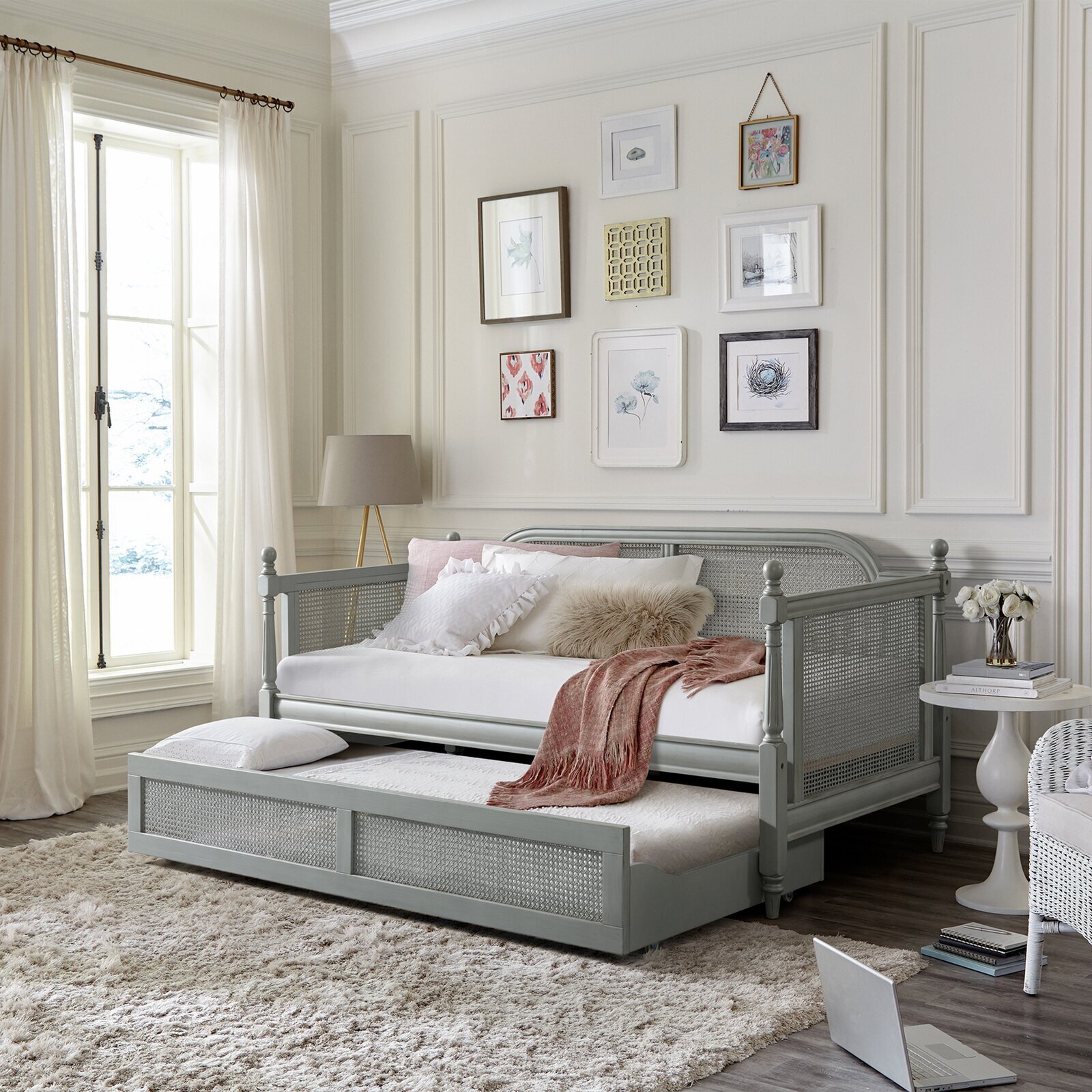 Enclosed Style Rattan Daybed