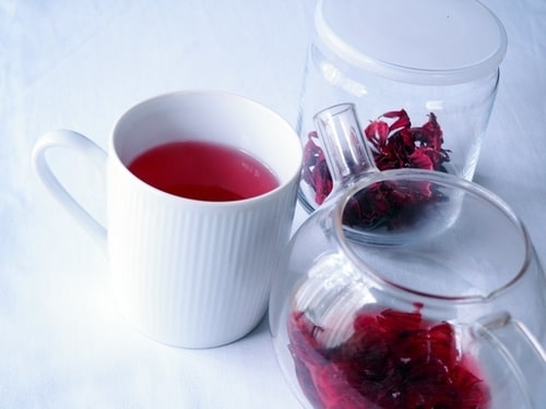 freshly brewed hibiscus tea