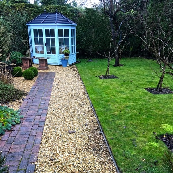 garden design with walkway