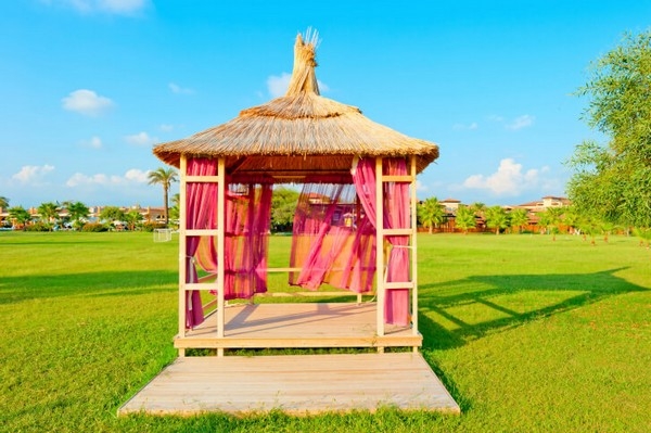 Gazebos with Curtains