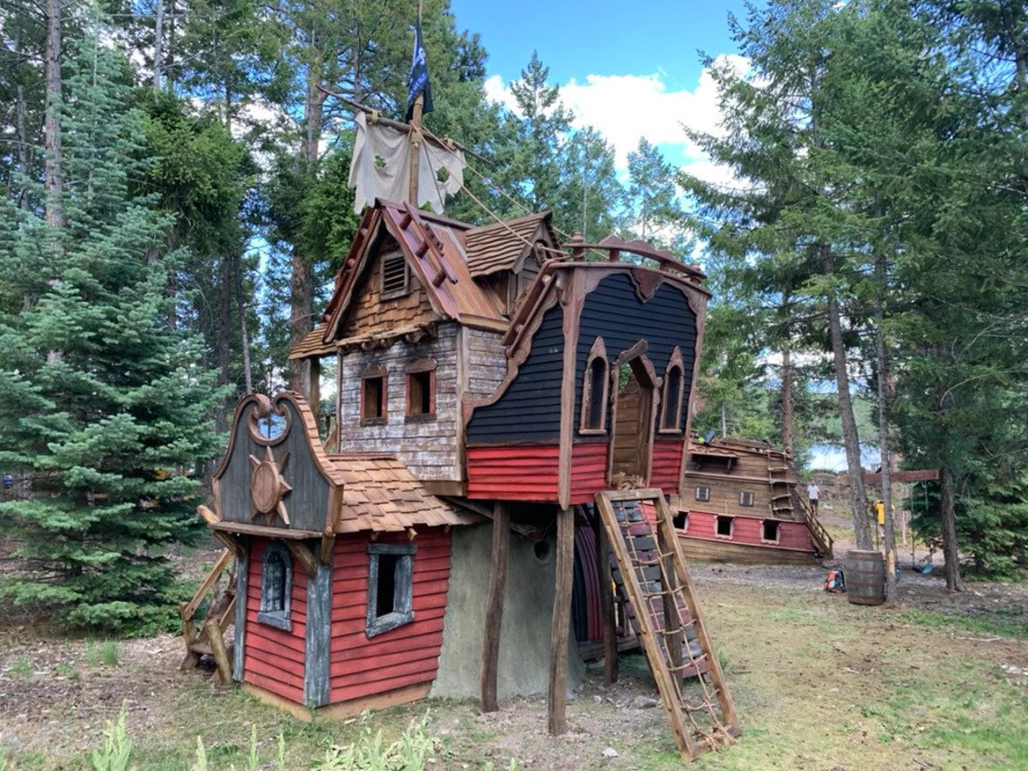 Huge Shipwreck Playhouse for Older Kids