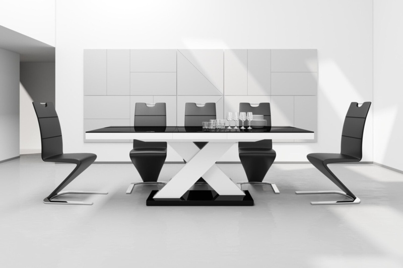 Kaylanne Extendable Dining Set