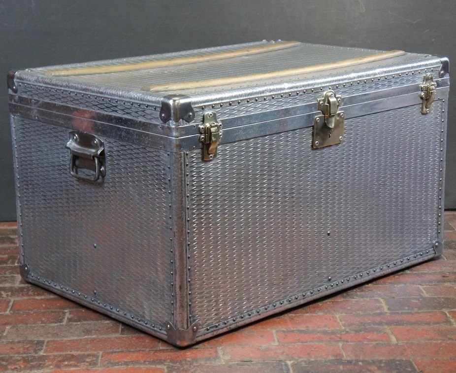 Lattice Metal Trunk