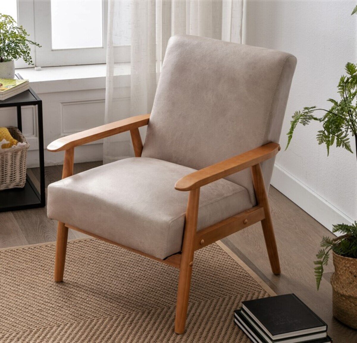 Monochrome mission chair
